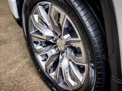 Used 2024 GMC Sierra 1500 Denali w/ Denali Reserve Package image 18