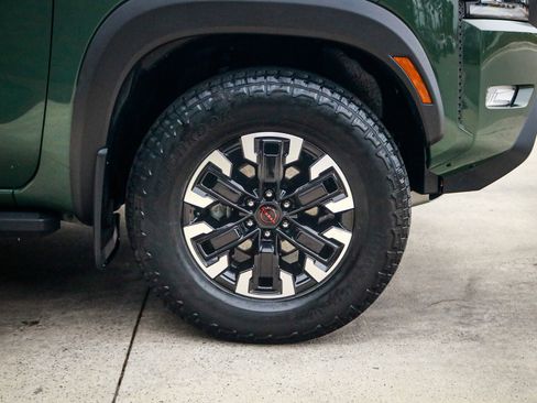 Used 2023 Nissan Frontier PRO-4X w/ Technology Package image 13