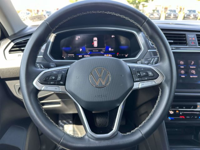 Used 2023 Volkswagen Tiguan SE FWD image 23
