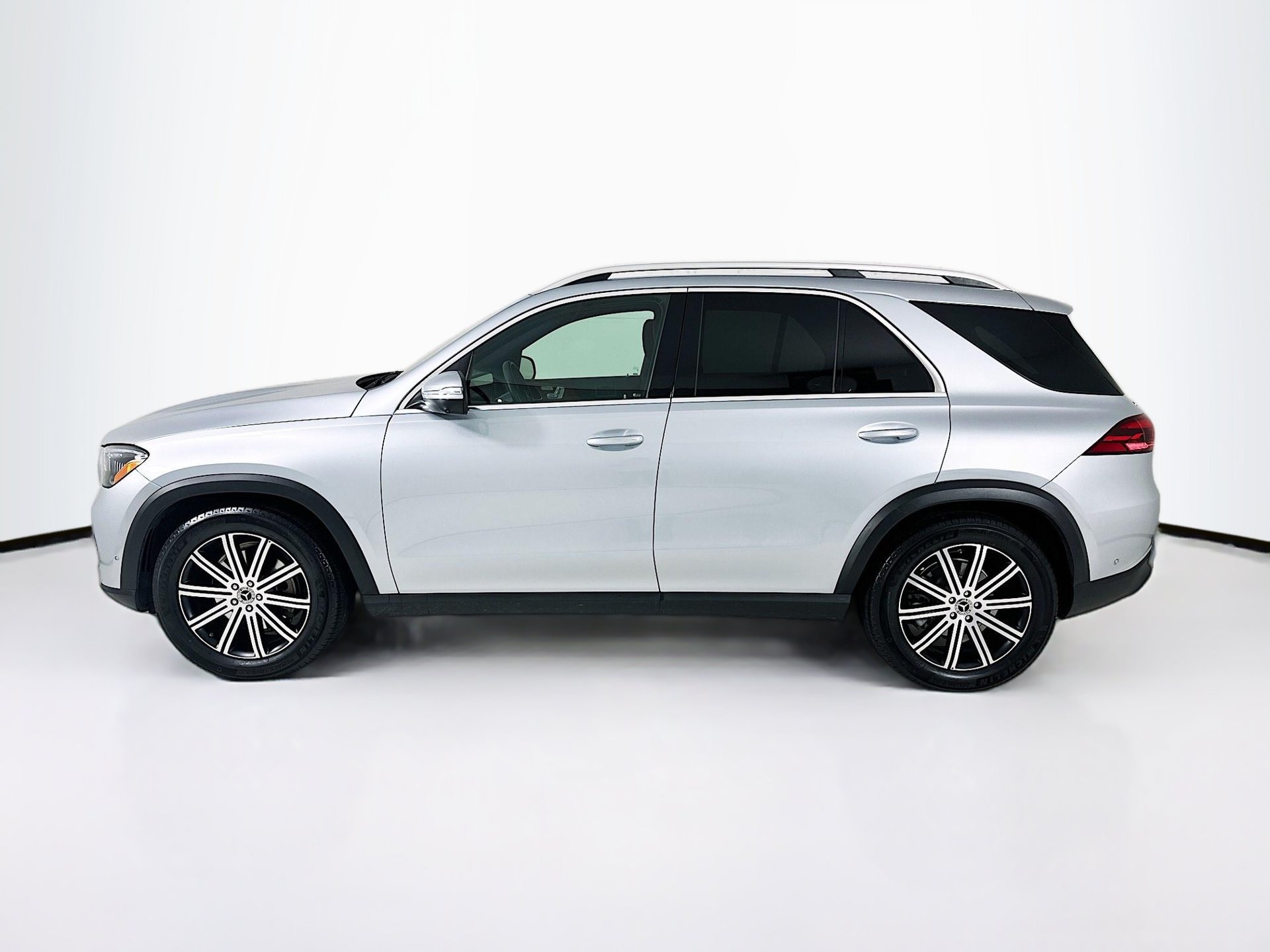 Used 2025 Mercedes-Benz GLE 350 4MATIC image 5