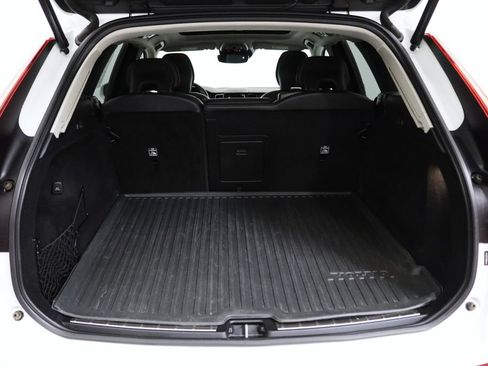 Used 2020 Volvo XC60 T5 Momentum AWD/4WD image 26