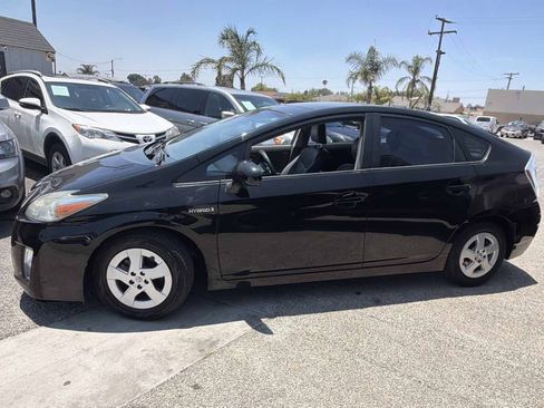 Used 2011 Toyota Prius Four w/ Solar Roof Pkg FWD image 2