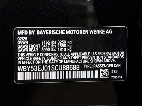 Used 2025 BMW i7 xDrive60 image 24