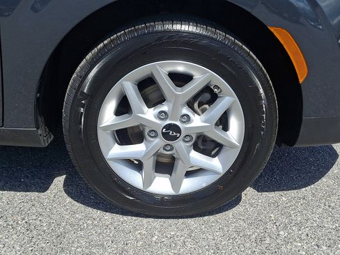Certified 2025 Kia Soul LX FWD image 8