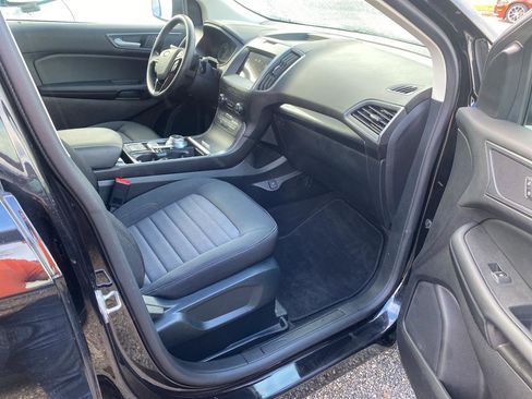 Used 2020 Ford Edge SE FWD image 10