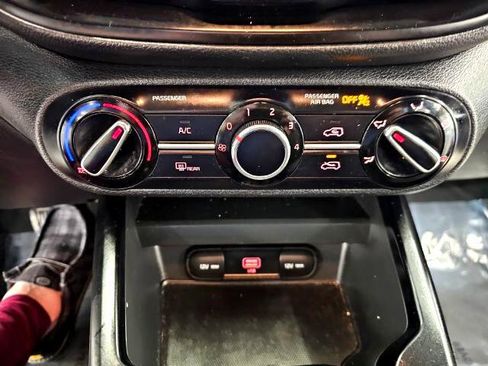 Used 2021 Kia Soul LX image 17