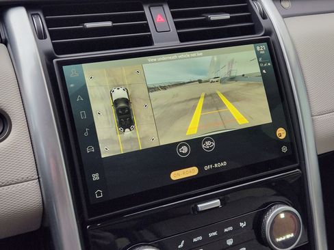 Certified 2025 Land Rover Discovery Dynamic SE image 20