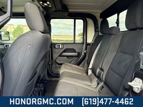 Used 2023 Jeep Gladiator Overland image 15