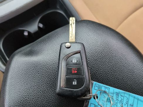 Used 2021 Toyota RAV4 LE FWD image 25