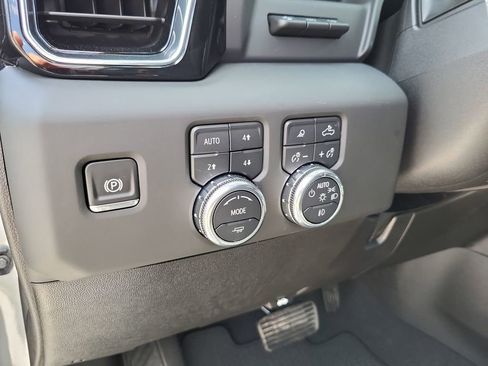 New 2025 GMC Sierra 2500 Denali w/ Denali Reserve Package image 14