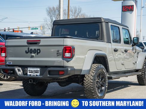 Used 2022 Jeep Gladiator Willys image 4