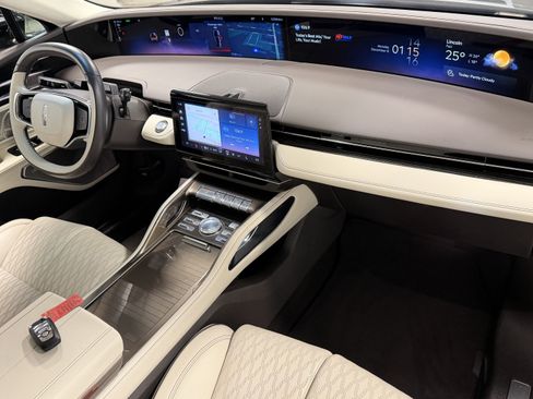 Used 2024 Lincoln Nautilus Black Label image 23