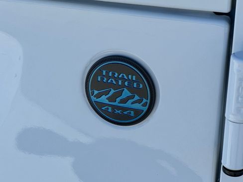 Used 2025 Jeep Wrangler Unlimited Sahara AWD/4WD image 27