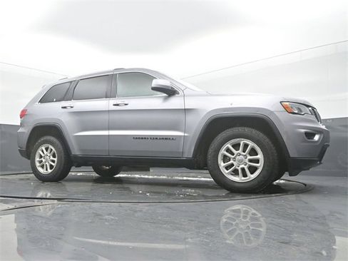 Used 2018 Jeep Grand Cherokee Laredo image 48