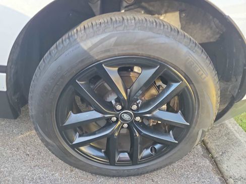 Used 2024 Land Rover Range Rover Velar S image 5