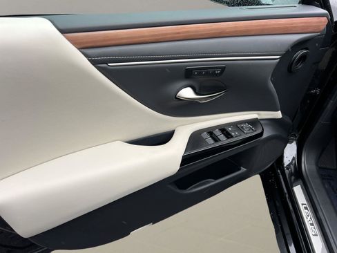 New 2025 Lexus ES 350 w/ Premium Package image 11