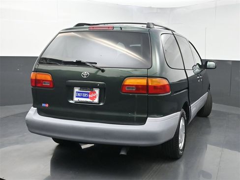 Used 2000 Toyota Sienna LE image 33