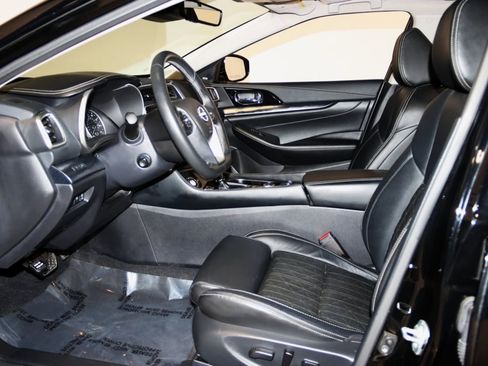 Used 2023 Nissan Maxima Platinum image 34