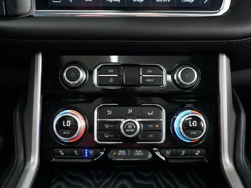 Used 2022 GMC Yukon XL Denali AWD/4WD image 20