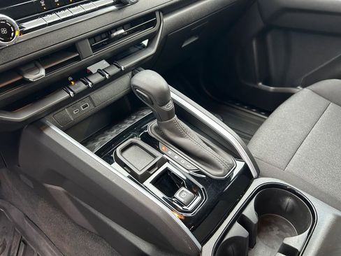 Used 2025 Chevrolet Colorado W/T image 35