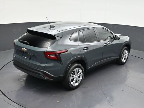Used 2025 Chevrolet Trax LS FWD image 20