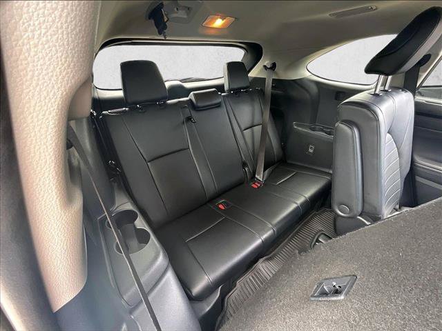 Used 2024 Toyota Highlander XLE FWD image 28