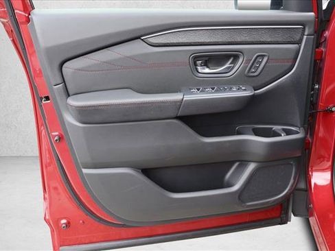 New 2026 Honda Pilot Black Edition image 12