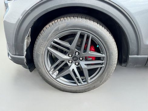 Used 2025 Ford Explorer ST image 35