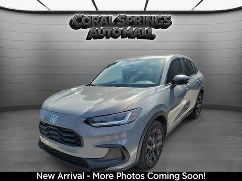 Used 2025 Honda HR-V Sport image 4