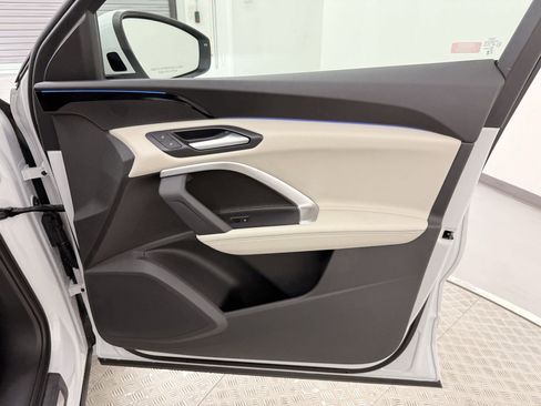 Used 2025 Audi Q5 Premium w/ Convenience Package image 28