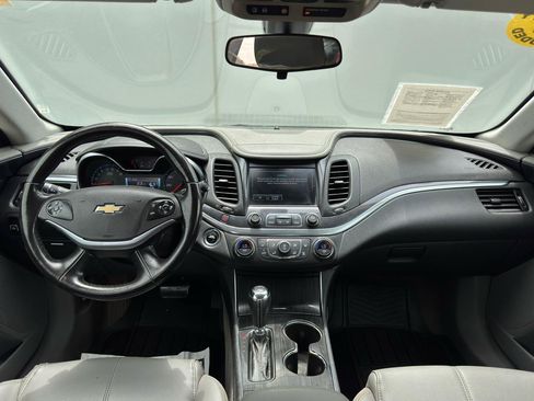 Used 2019 Chevrolet Impala LT FWD image 16