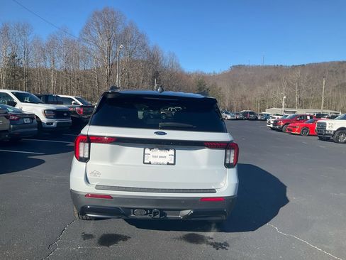 New 2026 Ford Explorer ST-Line w/ ST-Line Street Pack image 6