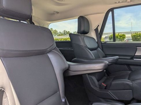Used 2025 Ford Expedition Platinum AWD/4WD image 31