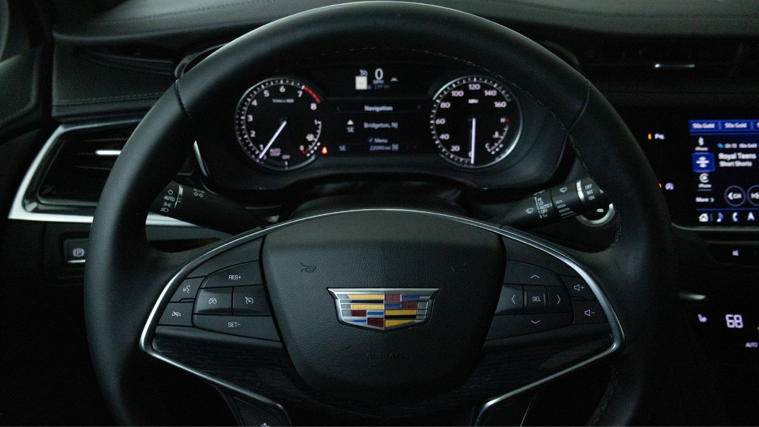 Used 2025 Cadillac XT5 Premium Luxury w/ LPO, Floor Liner Package AWD/4WD image 17