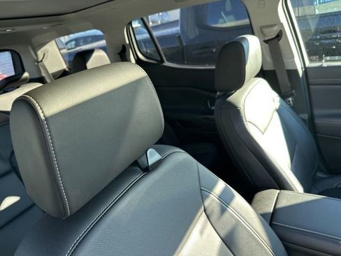 Used 2023 GMC Acadia SLT w/ Elevation Edition image 14