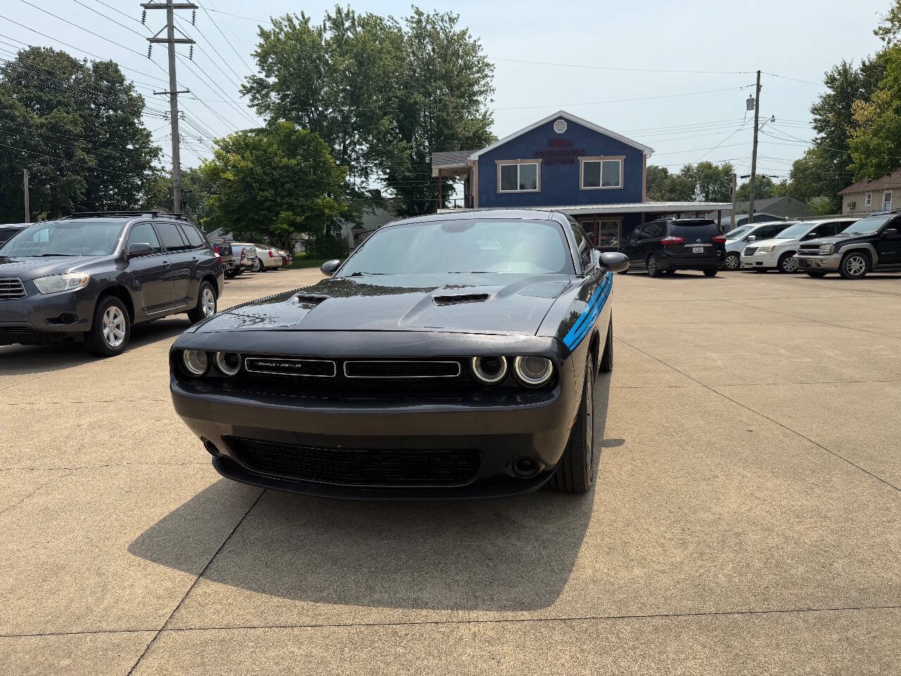 Used 2020 Dodge Challenger SXT RWD image 1