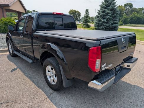 Used 2012 Nissan Frontier SV AWD/4WD image 7