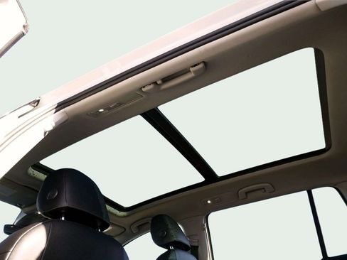 Used 2017 Volkswagen Golf Alltrack SEL image 18