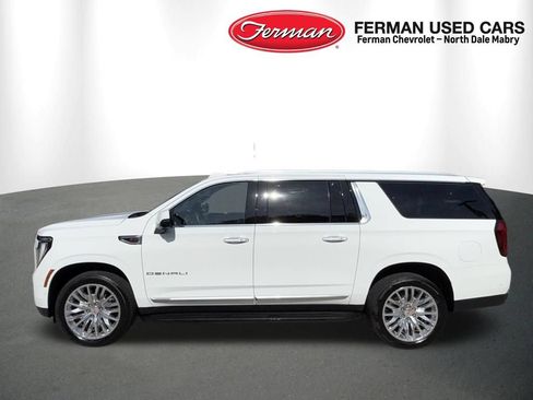 Used 2025 GMC Yukon XL Denali AWD/4WD image 10