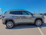 Used 2023 Jeep Compass Latitude image 4