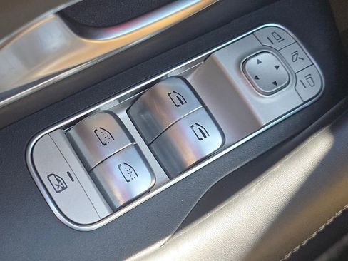 Used 2023 Mercedes-Benz Maybach GLS 600 4MATIC image 27