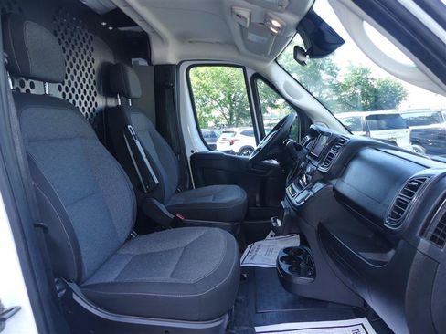 Used 2025 RAM ProMaster 2500 w/ U-Haul Equipment Group FWD image 8