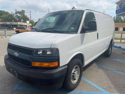 Used 2018 Chevrolet Express 2500 image 1