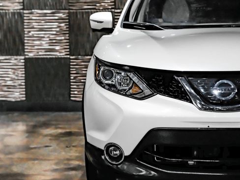 Used 2019 Nissan Rogue Sport SV w/ Technology Package FWD image 38