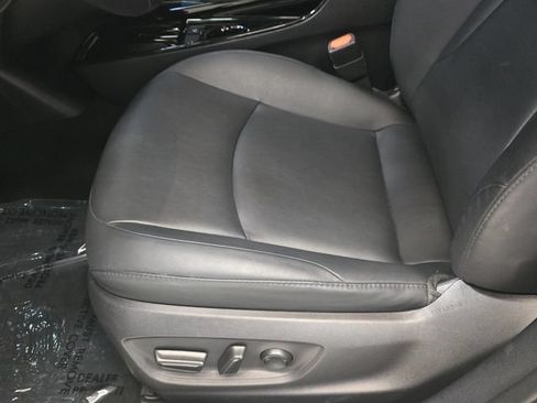 Used 2022 Toyota Prius FWD image 17