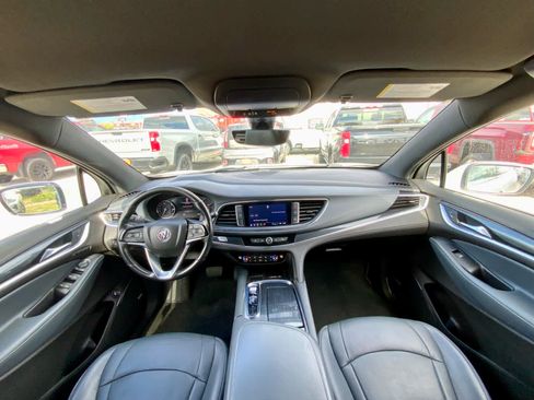 Used 2022 Buick Enclave Premium AWD/4WD image 31