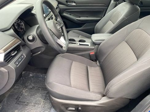 Certified 2025 Nissan Altima 2.5 SV FWD image 10
