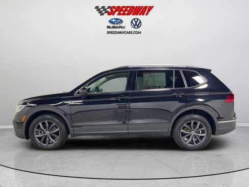 Certified 2024 Volkswagen Tiguan SE AWD/4WD image 10