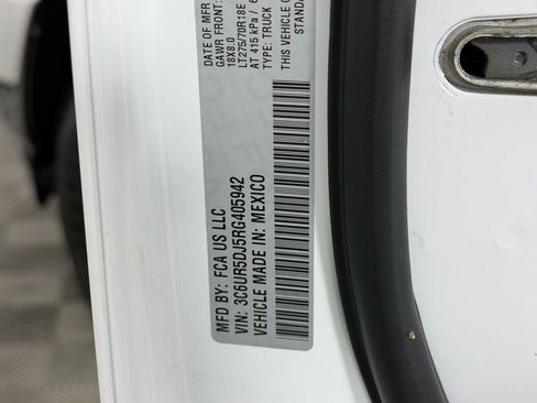 Used 2024 RAM 2500 Big Horn w/ Bed Utility Group image 33