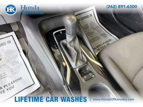 Used 2020 Toyota Corolla LE image 18